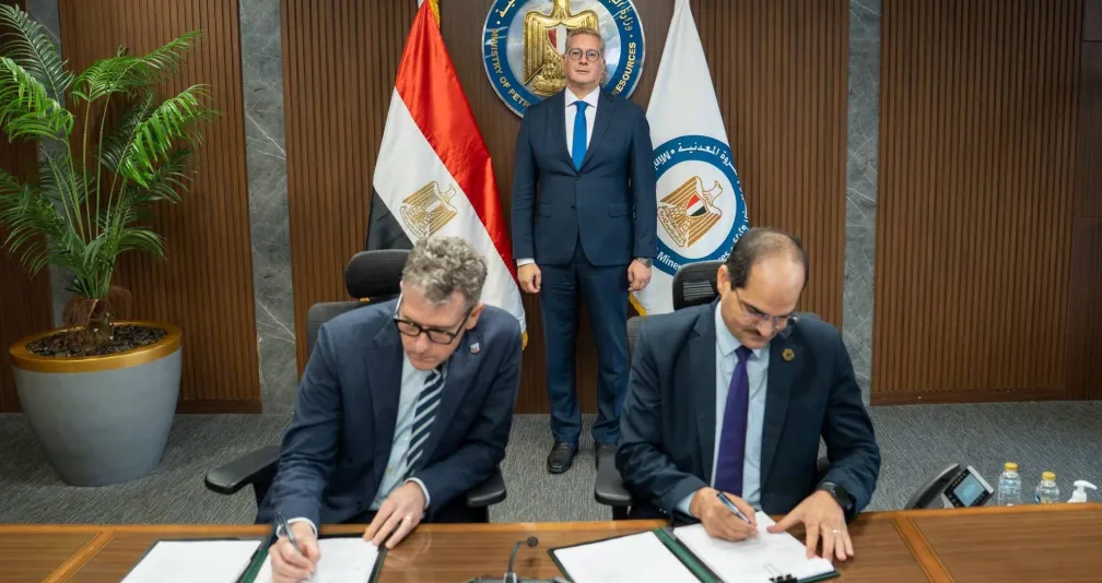 مصر توقع مع «شيفرون» اتفاقية للتنقيب عن الغاز والنفط باستثمارات 88 مليون دولار